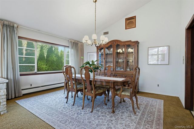 11 Washington Place, Port Washington, NY 11050