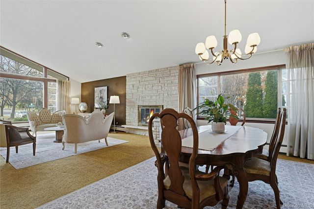 11 Washington Place, Port Washington, NY 11050