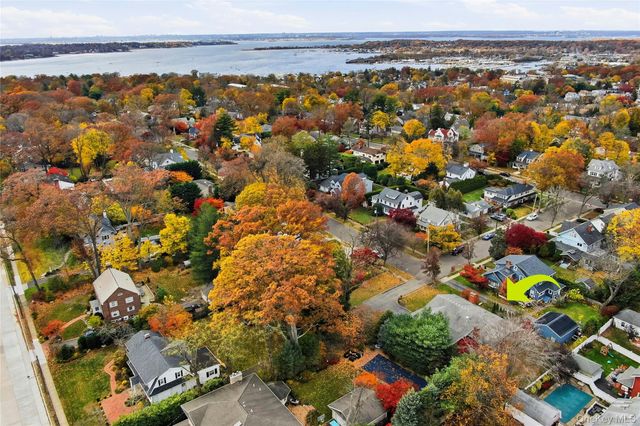 11 Washington Place, Port Washington, NY 11050