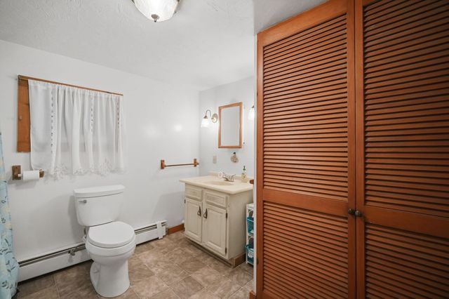 83 Union Rd, Wales, MA 01081