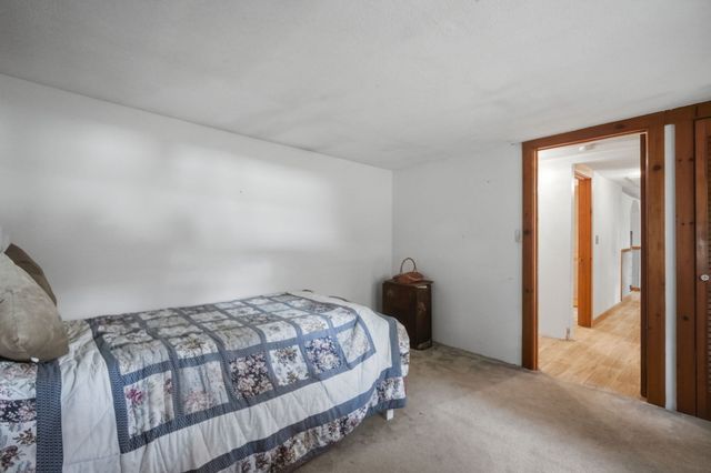 83 Union Rd, Wales, MA 01081