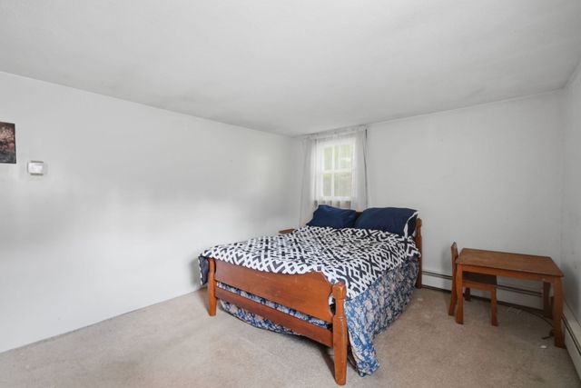 83 Union Rd, Wales, MA 01081