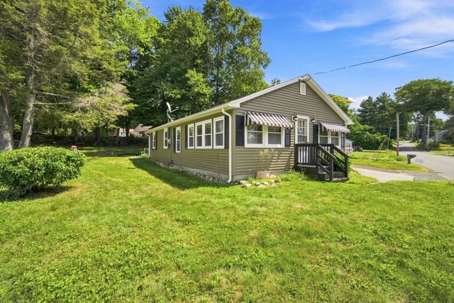 83 Union Rd, Wales, MA 01081