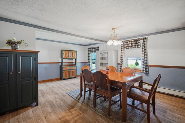 83 Union Rd, Wales, MA 01081