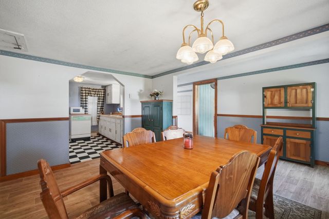 83 Union Rd, Wales, MA 01081