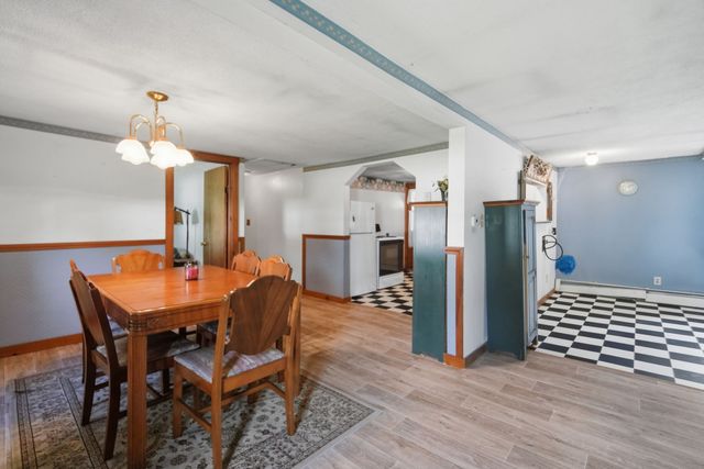 83 Union Rd, Wales, MA 01081
