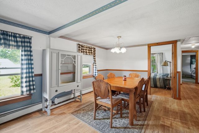 83 Union Rd, Wales, MA 01081