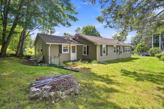 83 Union Rd, Wales, MA 01081