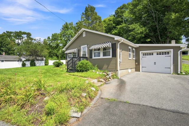 83 Union Rd, Wales, MA 01081