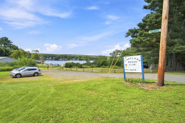 83 Union Rd, Wales, MA 01081