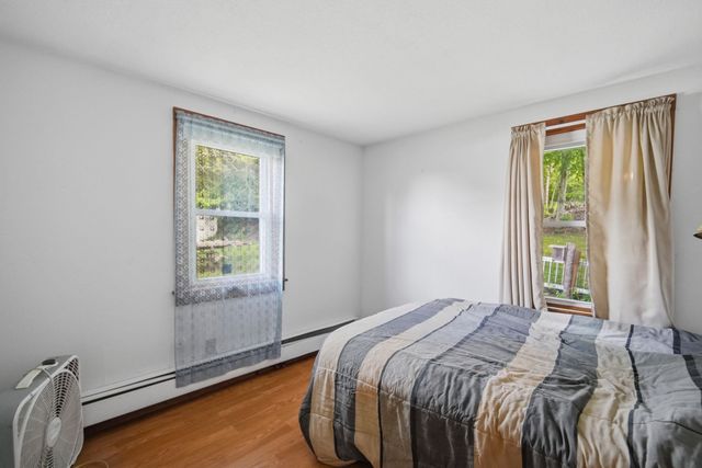 83 Union Rd, Wales, MA 01081