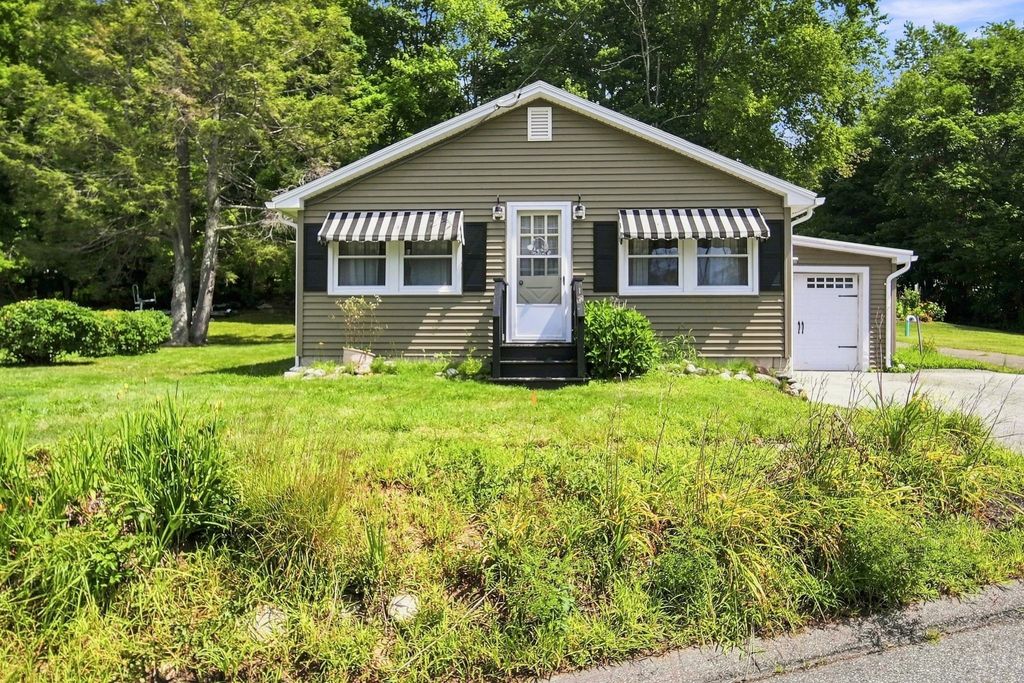 83 Union Rd, Wales, MA 01081