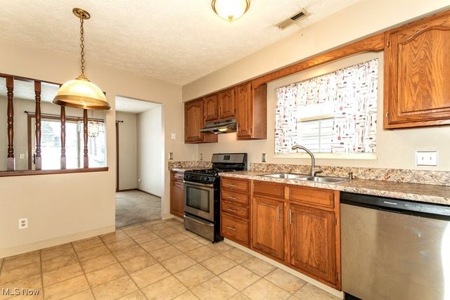 7098 Cross Creek Drive, Concord, OH 44060