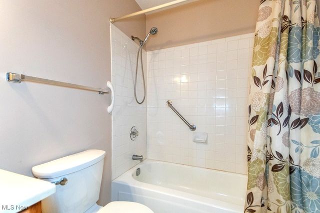 7098 Cross Creek Drive, Concord, OH 44060