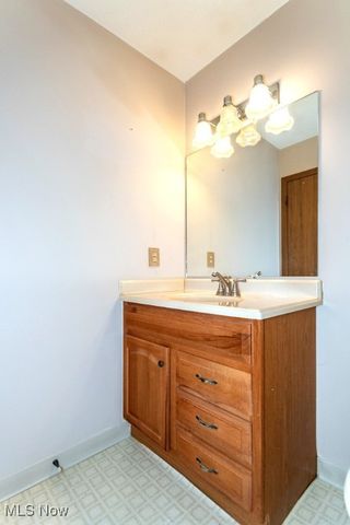 7098 Cross Creek Drive, Concord, OH 44060