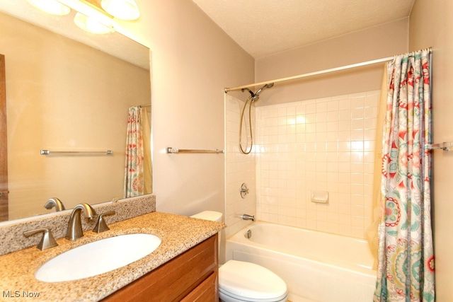 7098 Cross Creek Drive, Concord, OH 44060