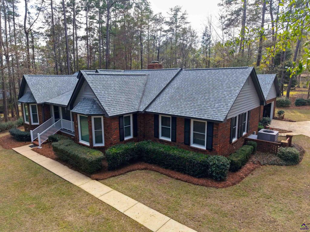 102 Leonards Drive, Thomasville, GA 31792
