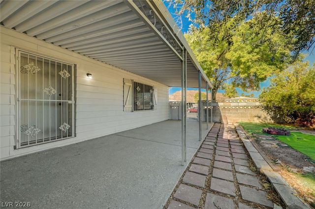 293 Sir William Way, Las Vegas, NV 89110