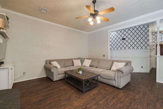 301 Whitman Court, Edmond, OK 73003