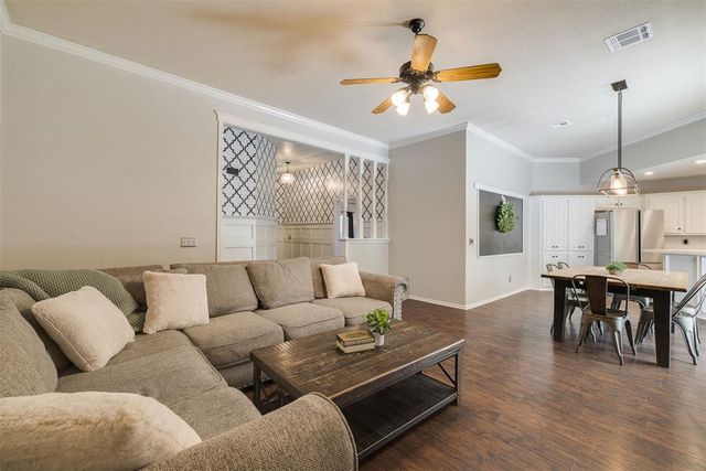 301 Whitman Court, Edmond, OK 73003