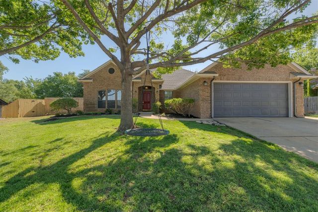 301 Whitman Court, Edmond, OK 73003