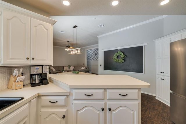 301 Whitman Court, Edmond, OK 73003