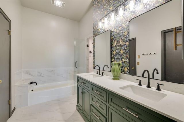 301 Whitman Court, Edmond, OK 73003