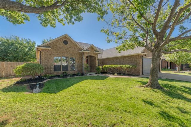 301 Whitman Court, Edmond, OK 73003