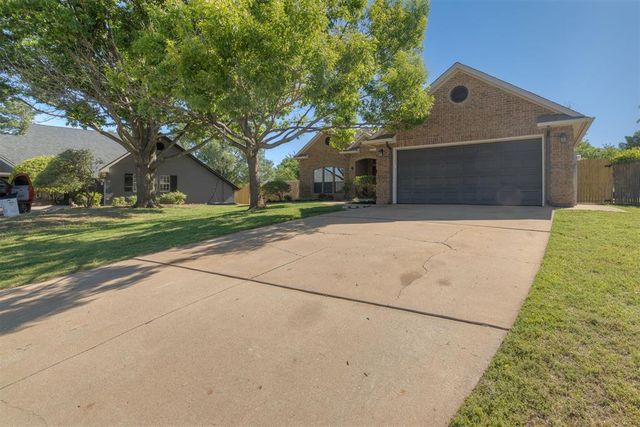 301 Whitman Court, Edmond, OK 73003