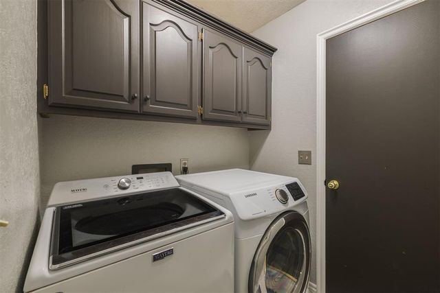301 Whitman Court, Edmond, OK 73003