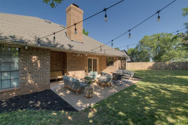 301 Whitman Court, Edmond, OK 73003