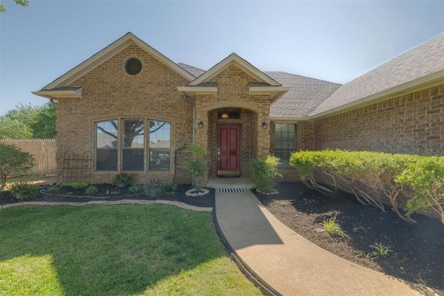 301 Whitman Court, Edmond, OK 73003