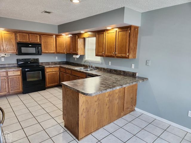 2212 Sheffield Drive, Jonesboro, AR 72405