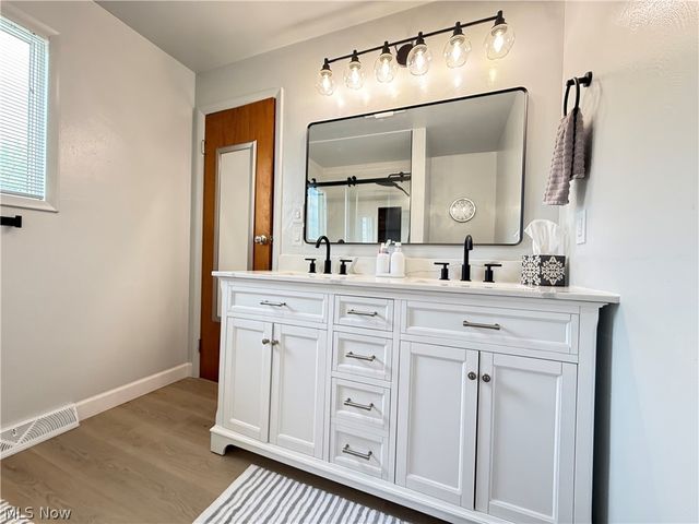 13307 Market Street, North Lima, OH 44452