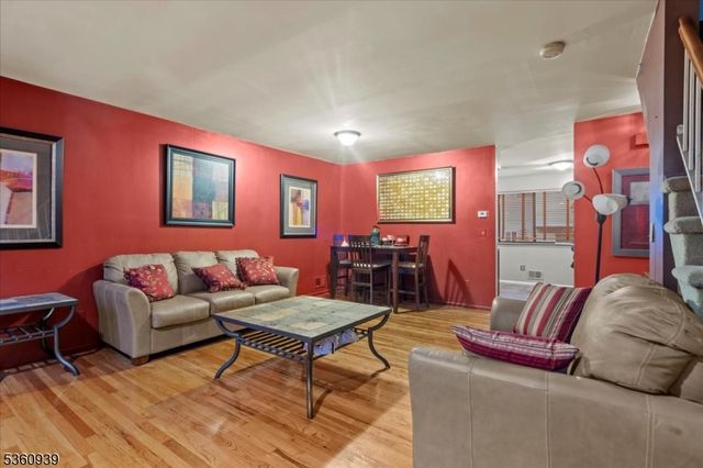 804 Orchard Meadows Dr, Union Twp., NJ 07083