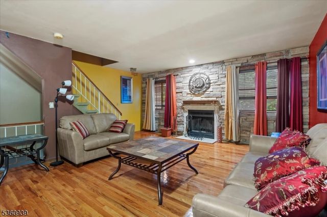 804 Orchard Meadows Dr, Union Twp., NJ 07083