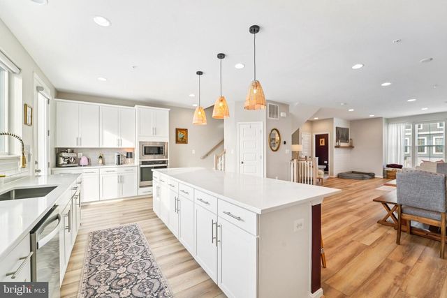 114 ARROWHEAD DR, Millersville, MD 21108