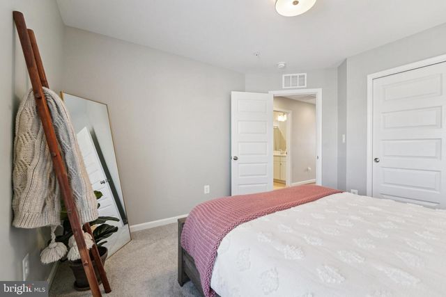 114 ARROWHEAD DR, Millersville, MD 21108