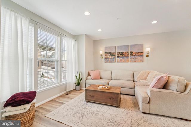 114 ARROWHEAD DR, Millersville, MD 21108