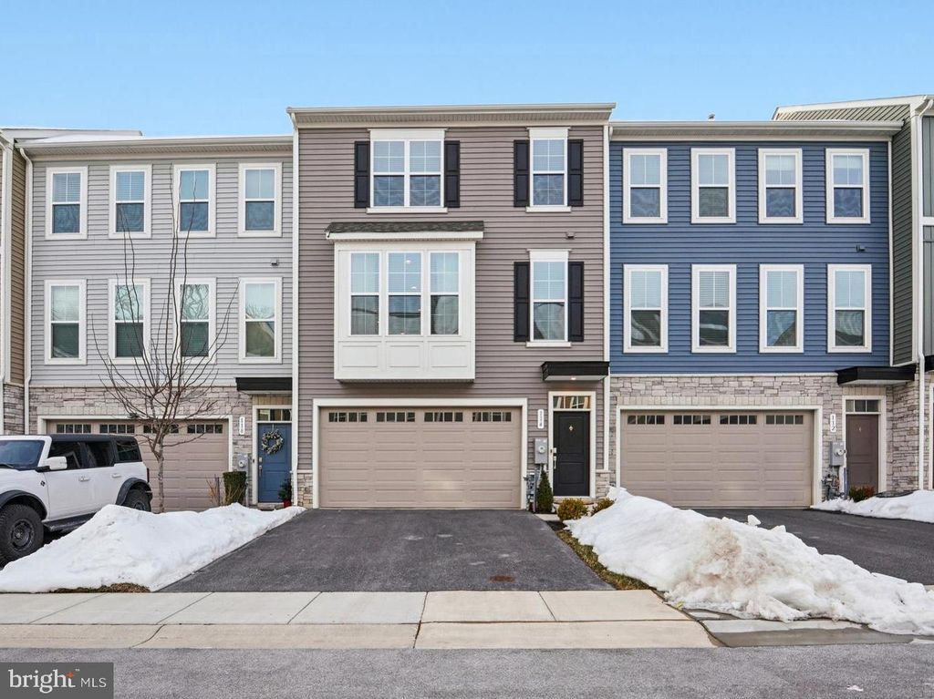 114 ARROWHEAD DR, Millersville, MD 21108