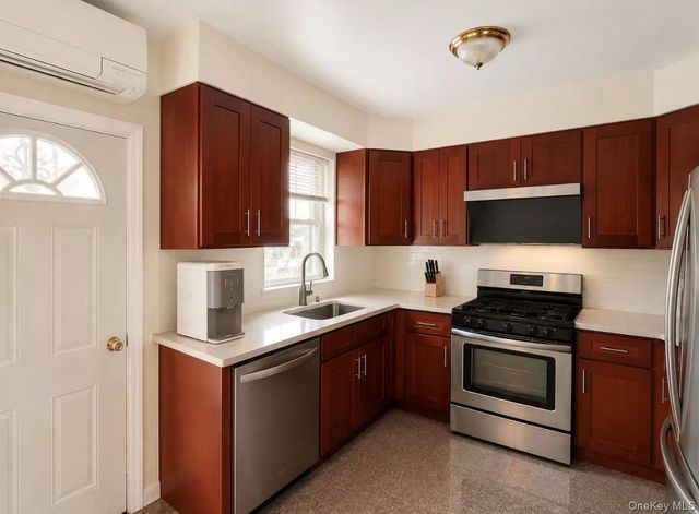 4320 Utopia Parkway, Flushing, NY 11358