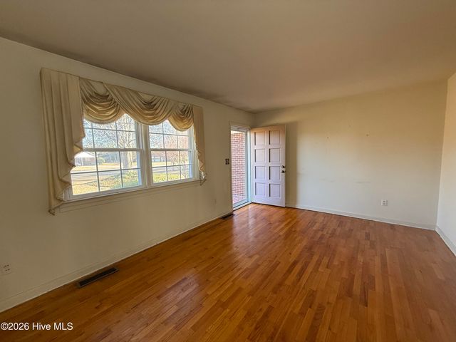 703 Underwood Street, Clinton, NC 28328