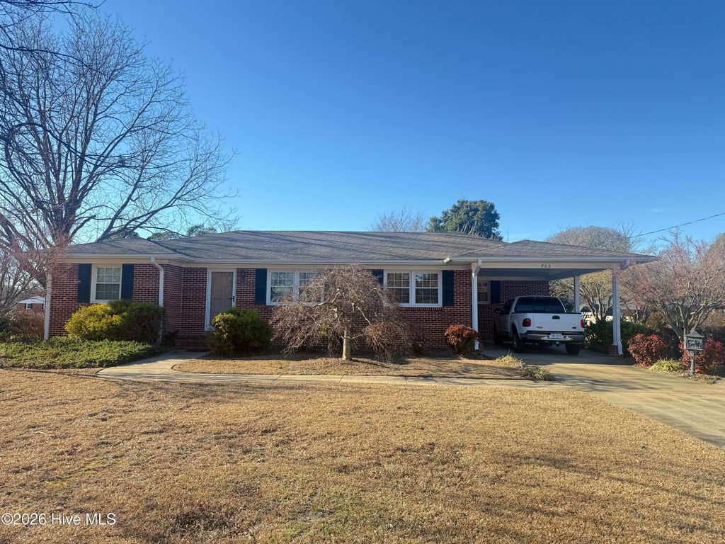 703 Underwood Street, Clinton, NC 28328