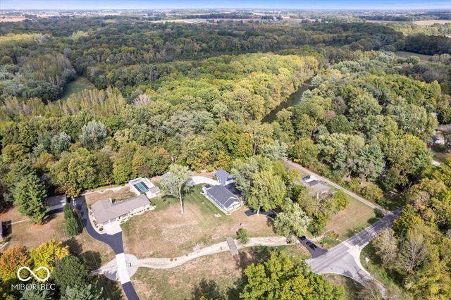 5012 W 8th Street Road, Anderson, IN 46011