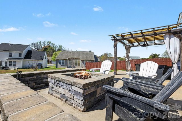 4011 Lakota Court, Charlotte, NC 28269