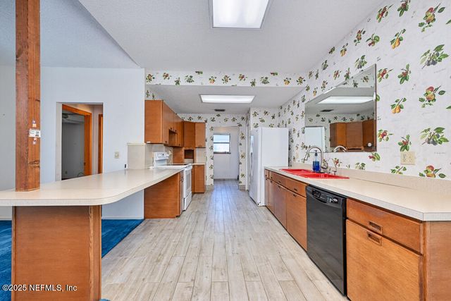 5325 DEER ISLAND Road, Green Cove Springs, FL 32043