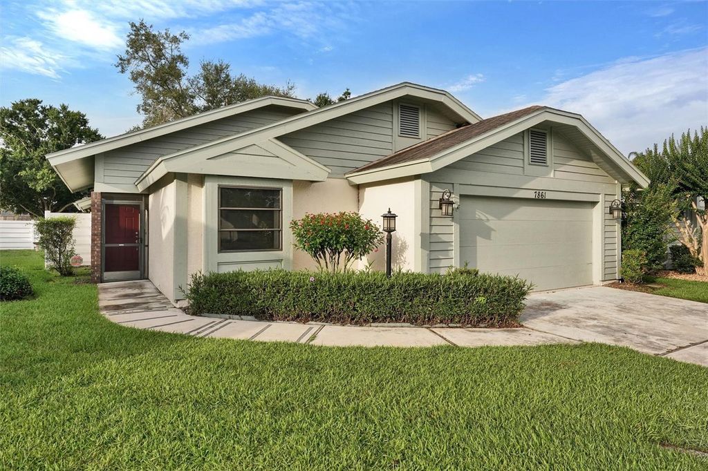 7861 PINE TRACE DRIVE 7861, Sarasota, FL 34243