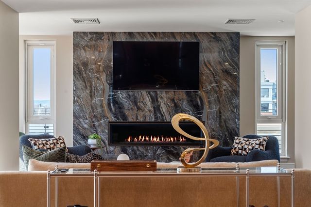 105 Washington 402, Boston, MA 02135