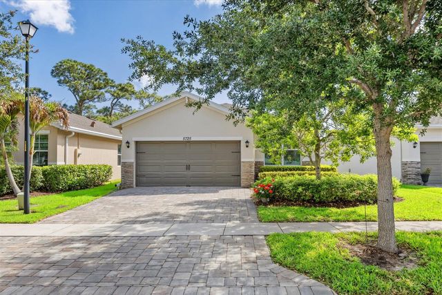5725 SE Kawana Trail, Hobe Sound, FL 33455