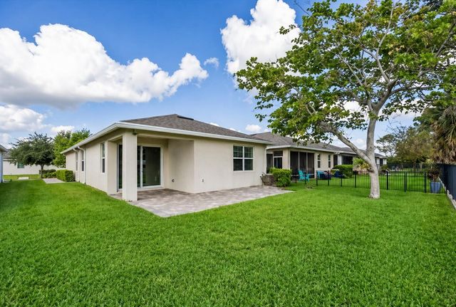 5725 SE Kawana Trail, Hobe Sound, FL 33455